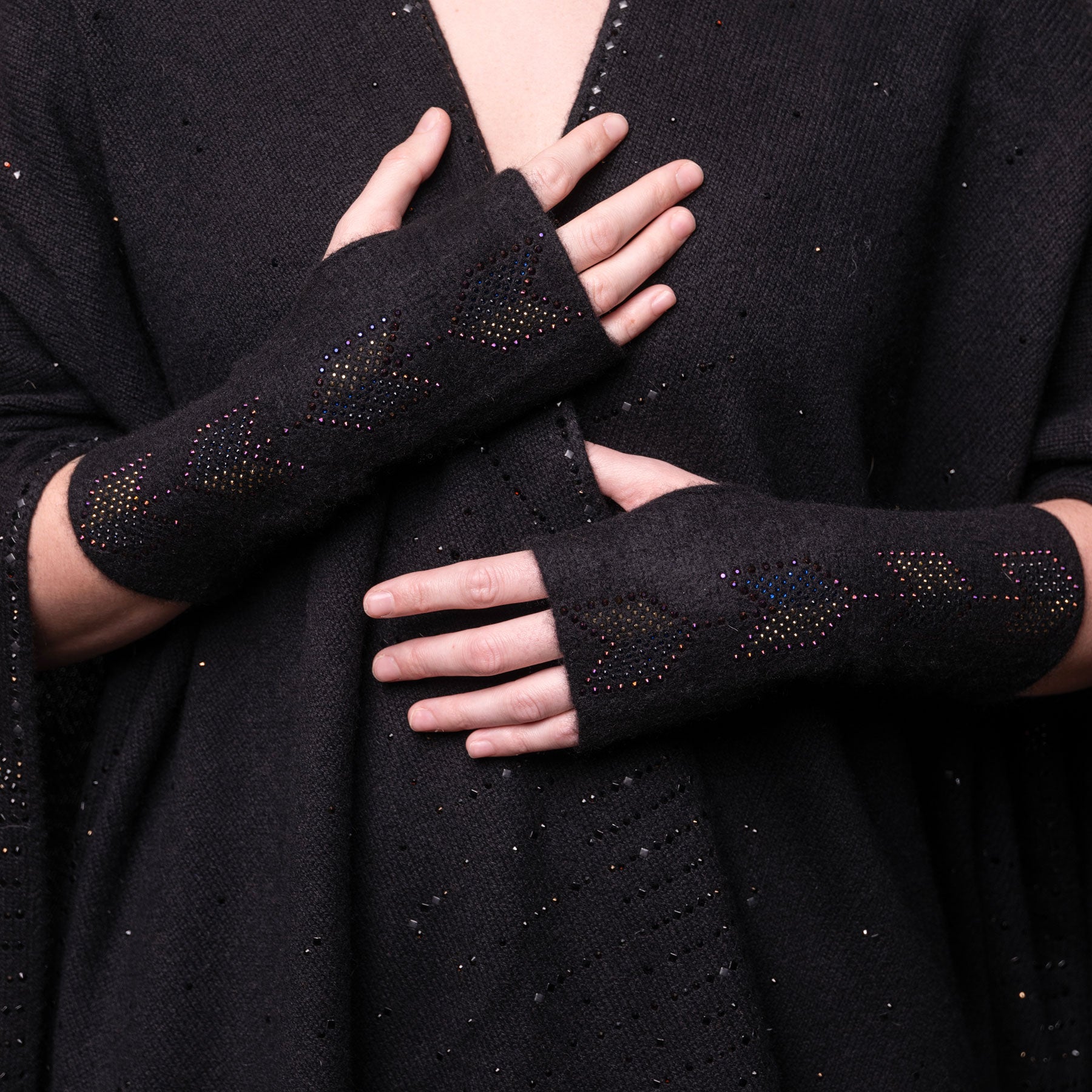 Sashiko Arrow Gloves editorial-image.