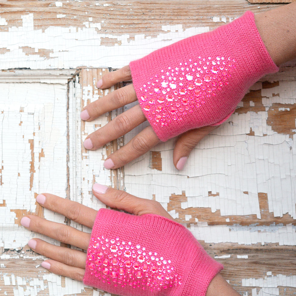 Zinnia Cropped Stingray Gloves editorial-image.